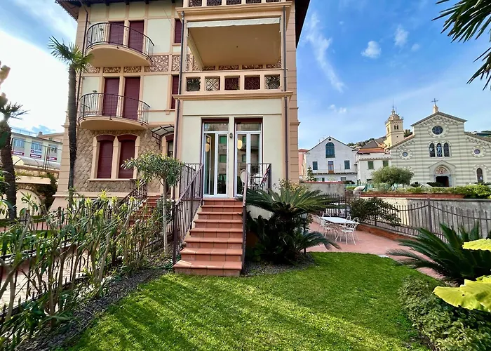 Villa In Alassio Centro