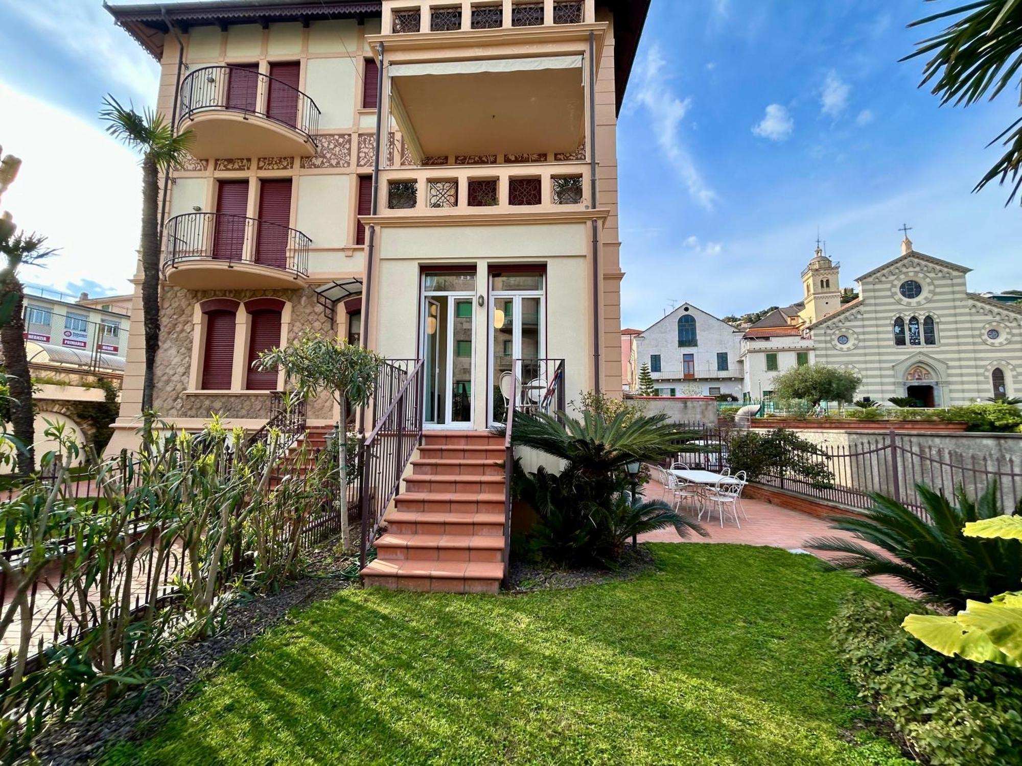 Villa In Alassio Centro * Alassio